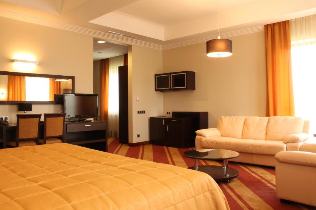 Hotel Westa Minsk Habitación foto