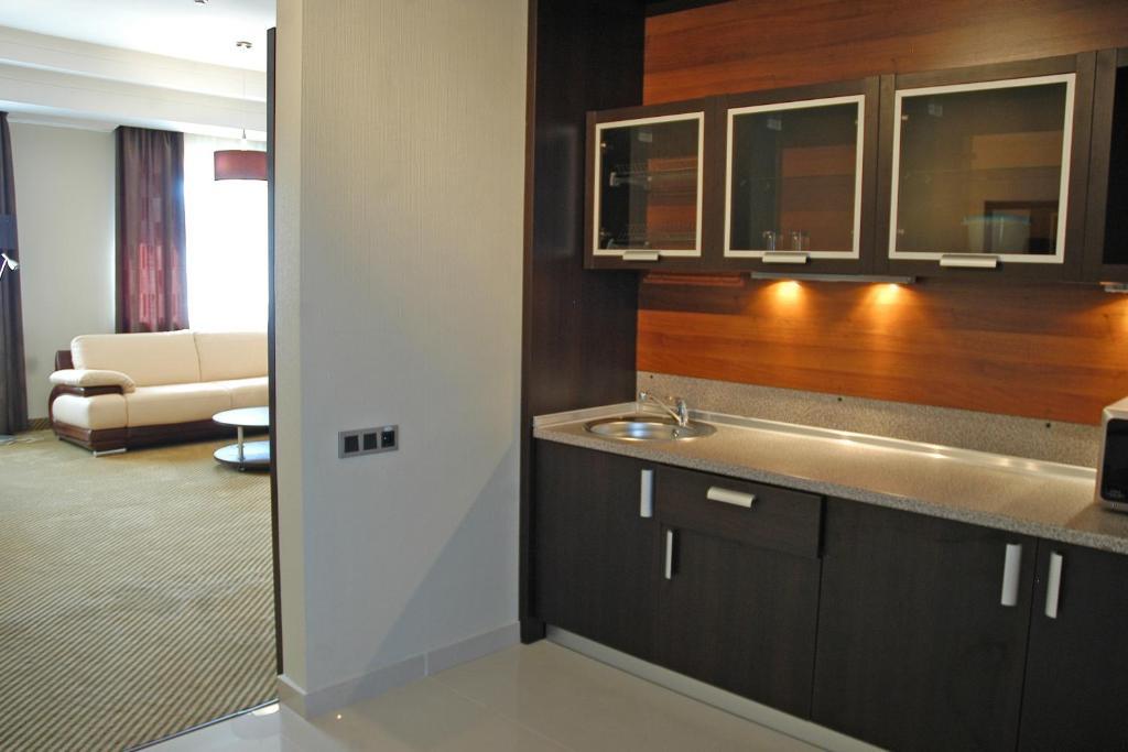 Hotel Westa Minsk Habitación foto