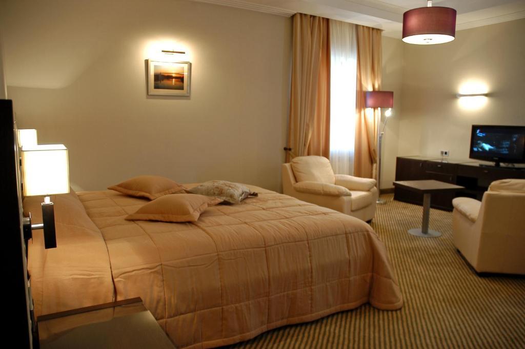 Hotel Westa Minsk Habitación foto